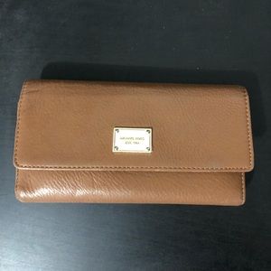 Michael Kors Jet Set Wallet in Cognac